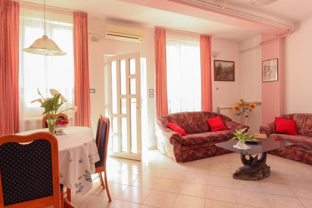 Apartments Sonja Ровінь Екстер'єр фото